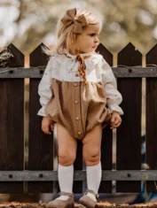 Fofo Menina Castanha Passarinhos - 1